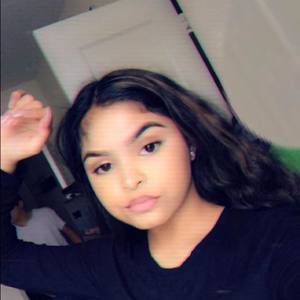 Meet your Posher, Yaquelin